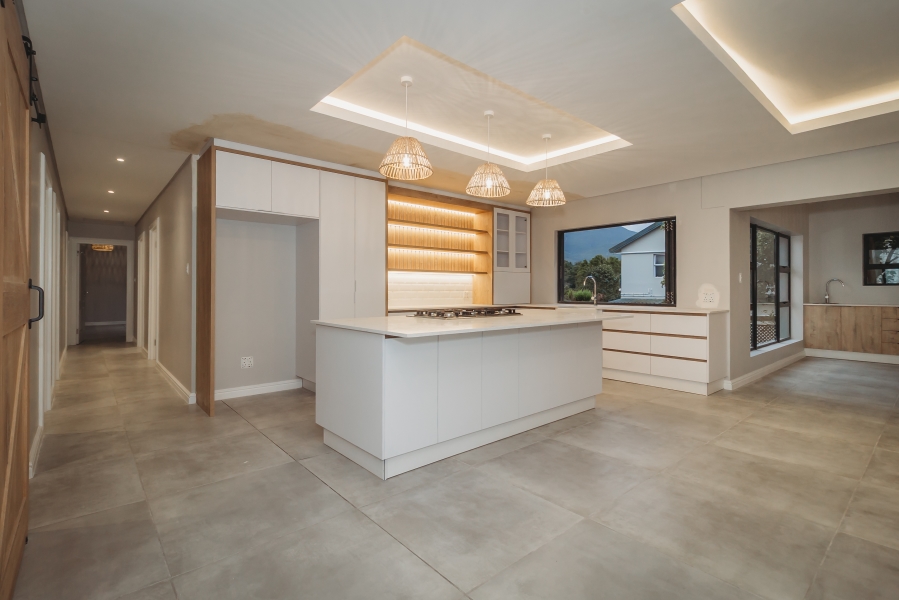 4 Bedroom Property for Sale in Denver Park Western Cape